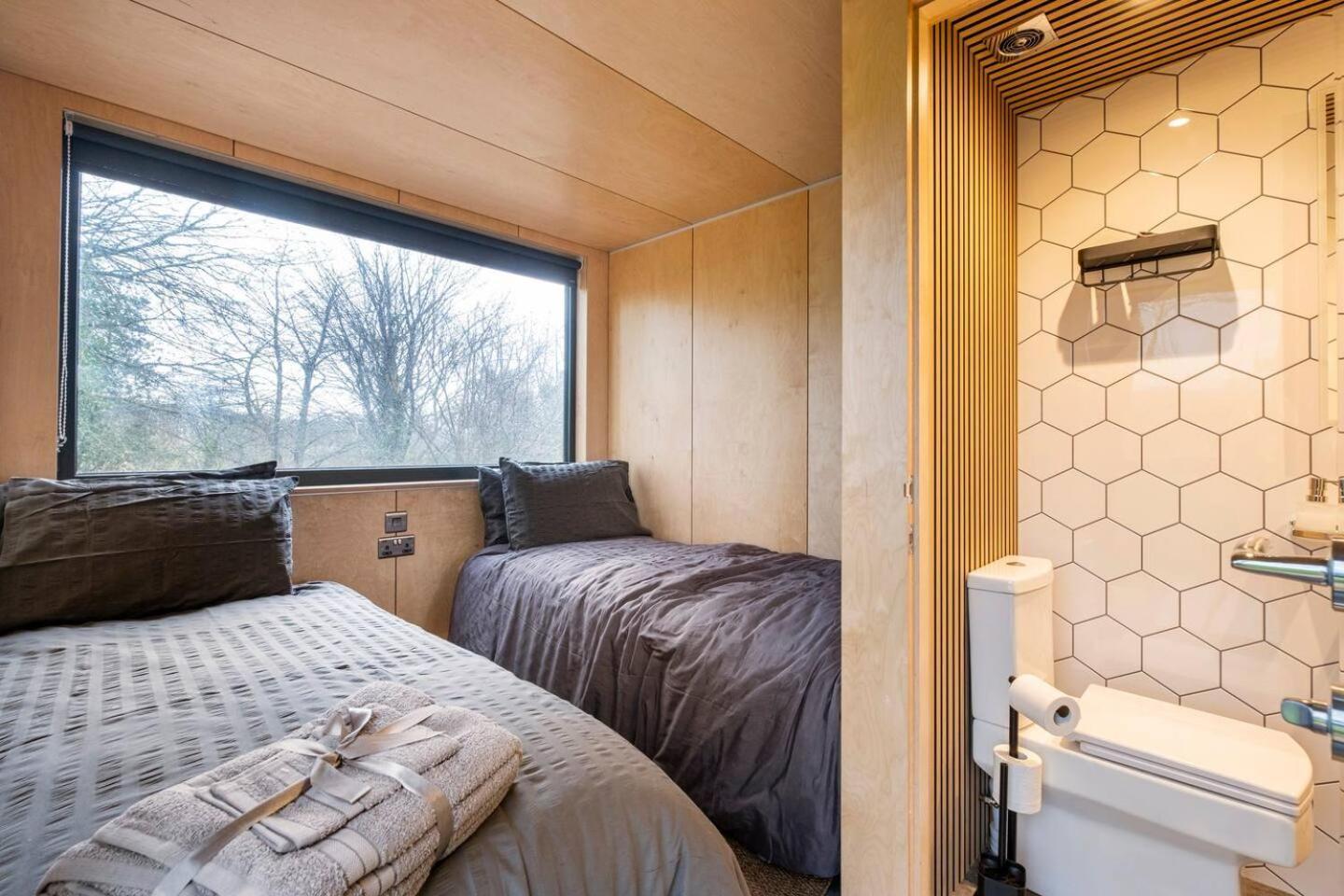 Beautiful Cabins In Herefordshire Countryside Kültér fotó
